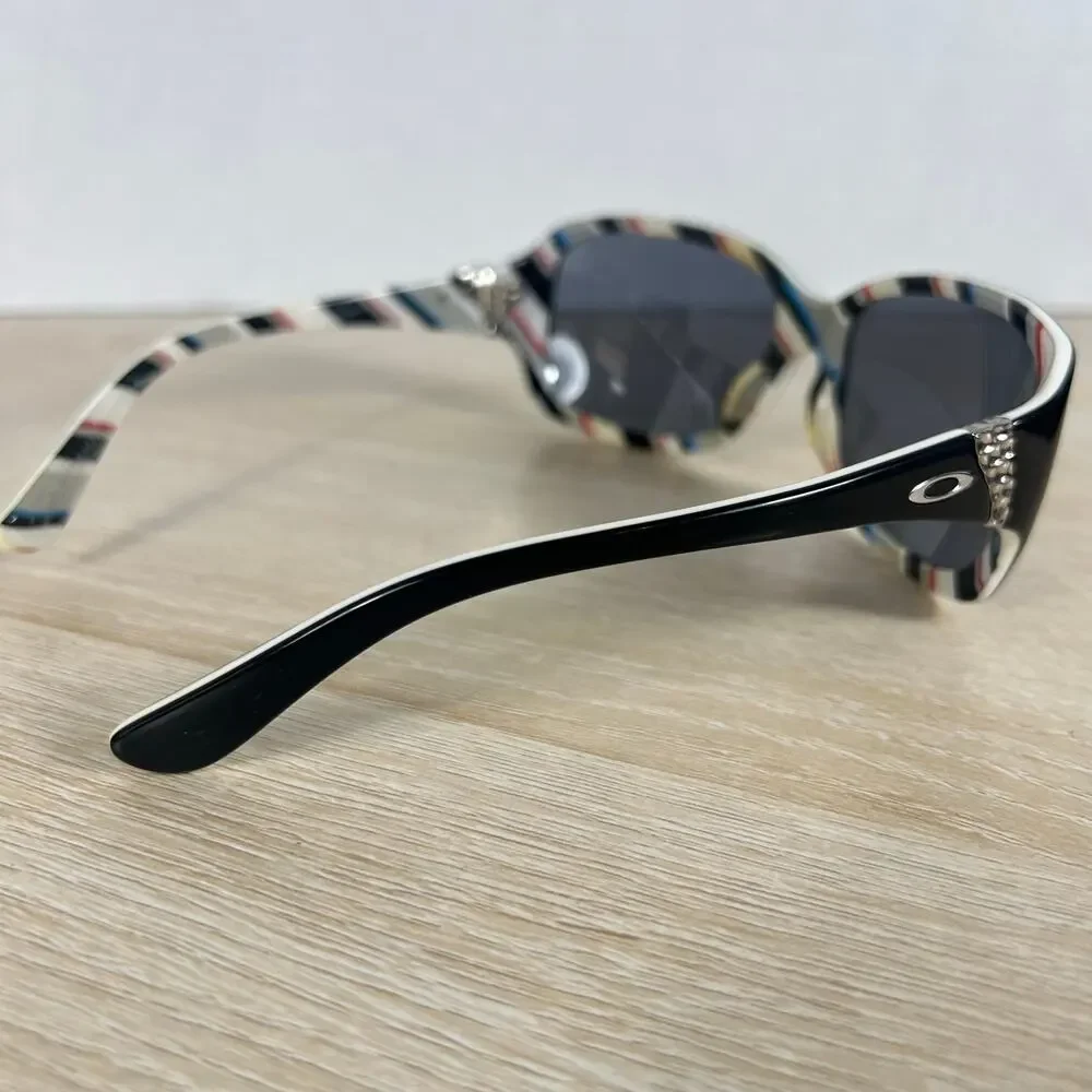 Oakley Discreet OO2012-01 Womens Sunglasses Black